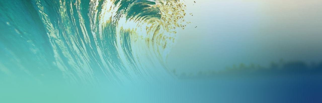 Turquoise wave from left breaking J2Z