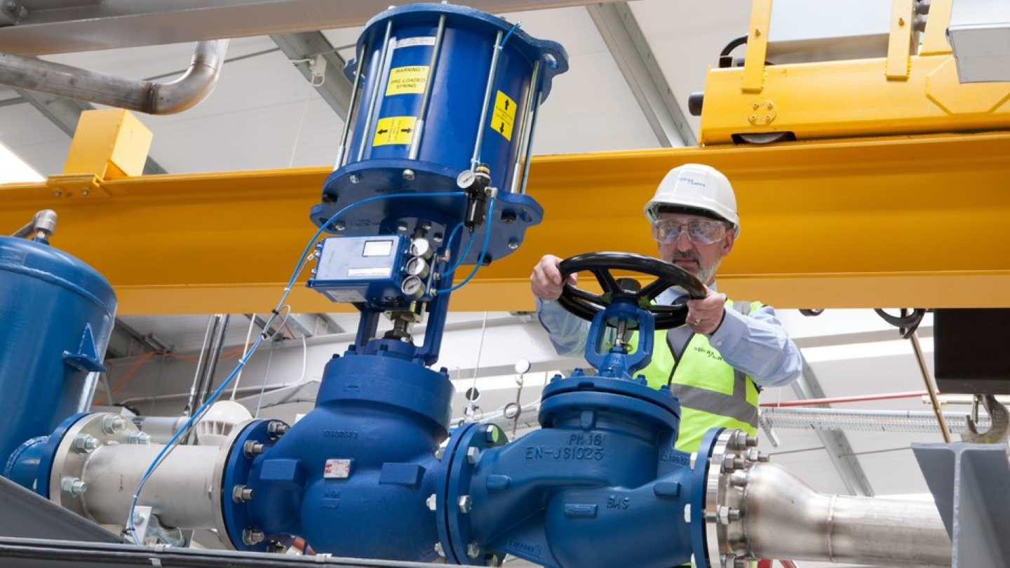 Bellows Sealed Stop valves installation