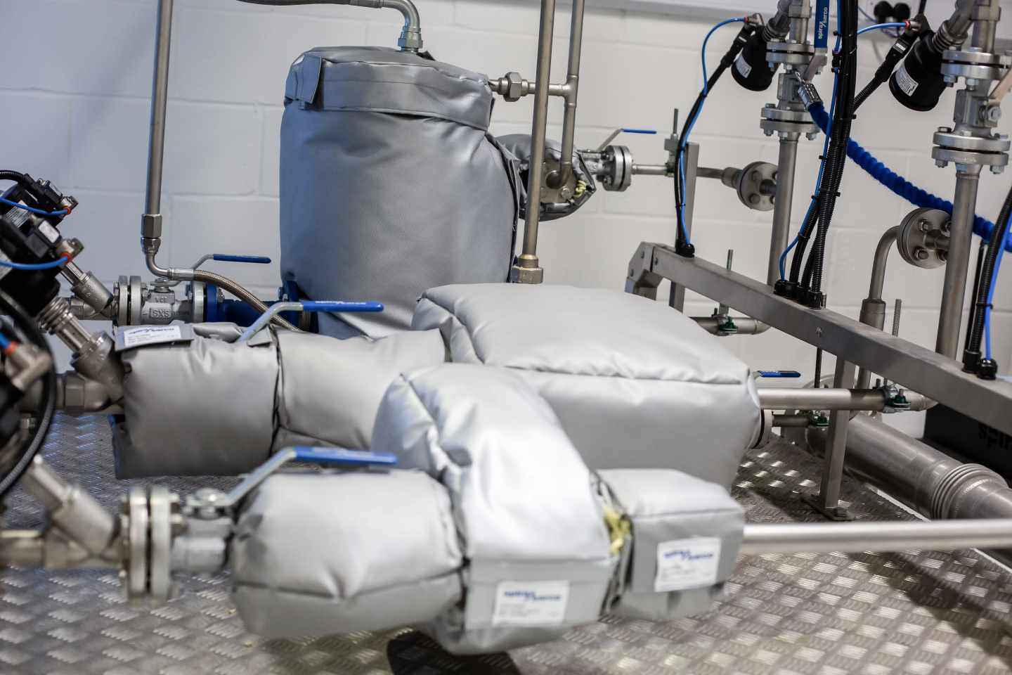 Thermal jacket insulation store