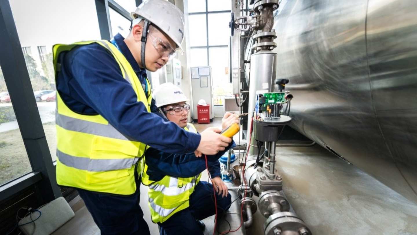 Spirax Sarco engineer looking at system set up 