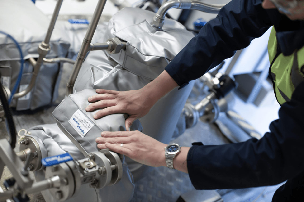 Handling machinery